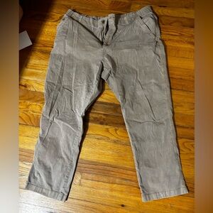 Khaki cropped pant from Old Navy fit OG Chino XL